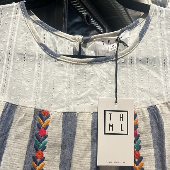 NWT THML sleeveless blouse - Picture 2 of 3